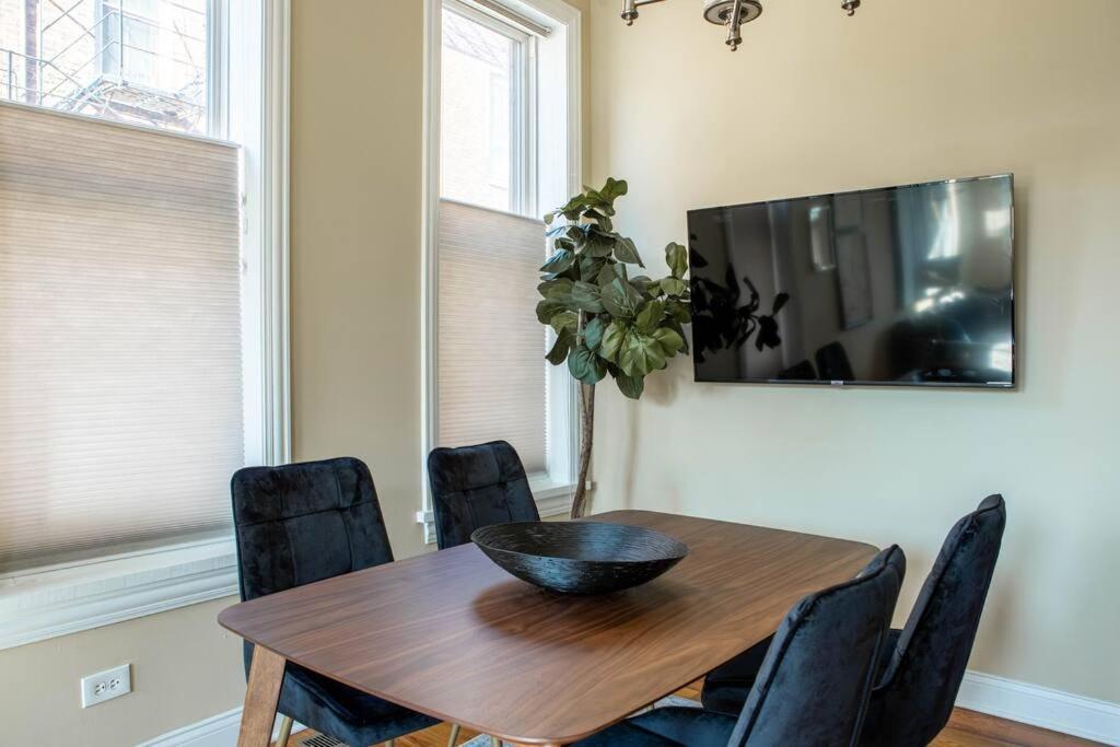 Appartement Getaway In The Heart Of Pilsen Chicago Extérieur photo