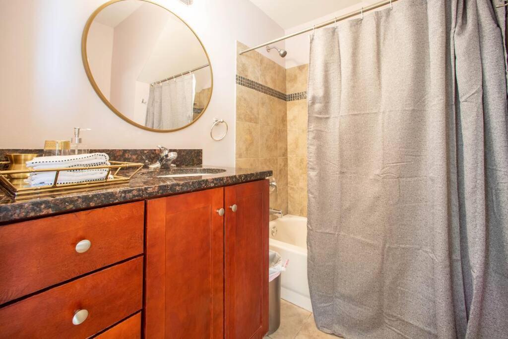 Appartement Getaway In The Heart Of Pilsen Chicago Extérieur photo